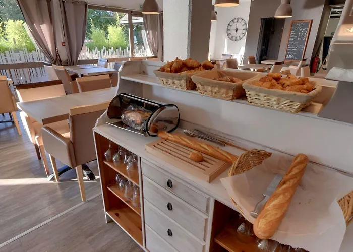 Atoll Hotel Logis Angers, Beaucouzé