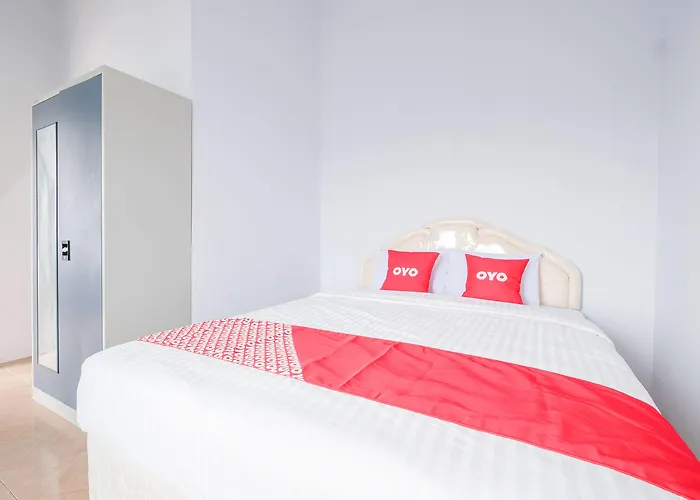 Oyo 1906 Zhafira Guest House Syariah
