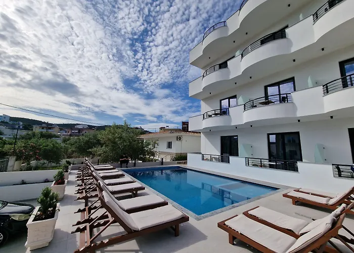 Hotel Monel