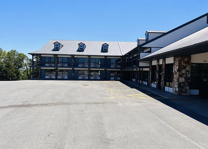 Days Inn By Wyndham Branson Ozarks