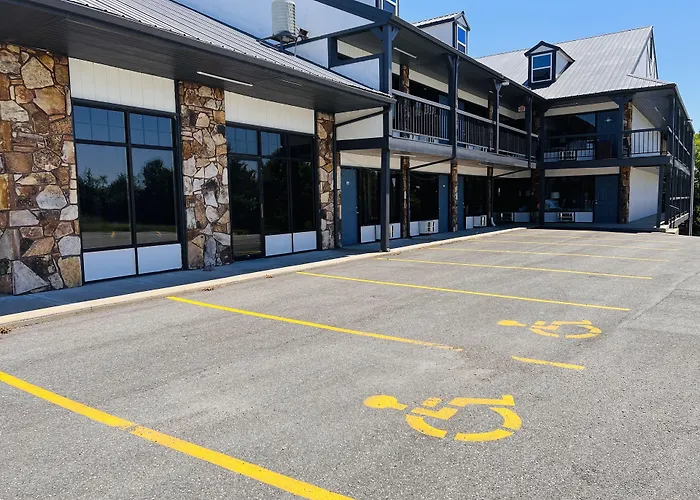 Days Inn By Wyndham Branson Ozarks