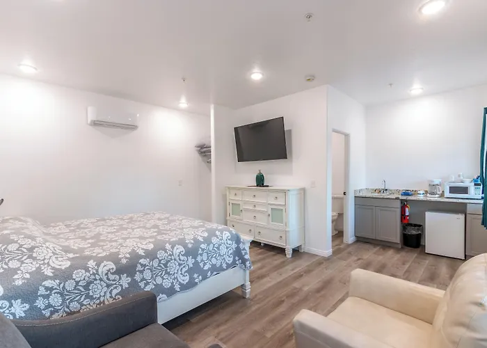 Hurricane Hideaway Lodging