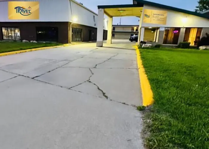 Travel Inn & Suites