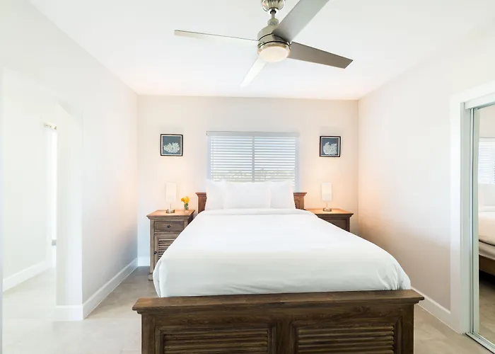The Tides, Grace Bay