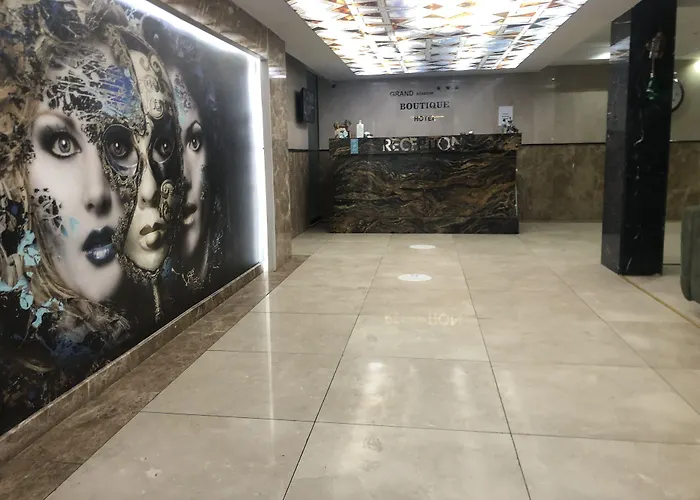 Grand Kum Boutique Hotel Restaurant