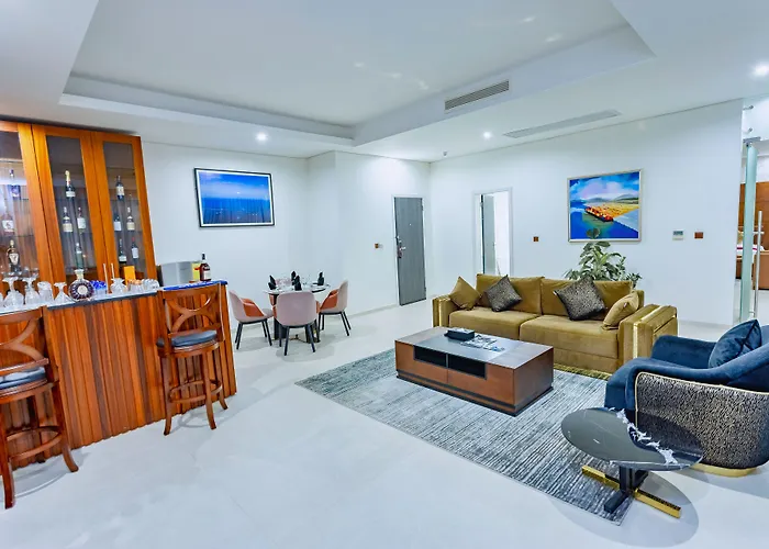 Alisa Hotel Tema