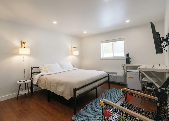 Homeport Suites&Residences