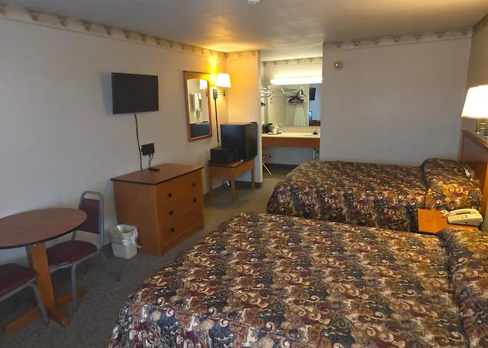 Twin Lakes Inn & Rv Park