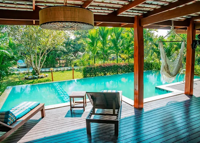 Farinda Resort & Pool Villa