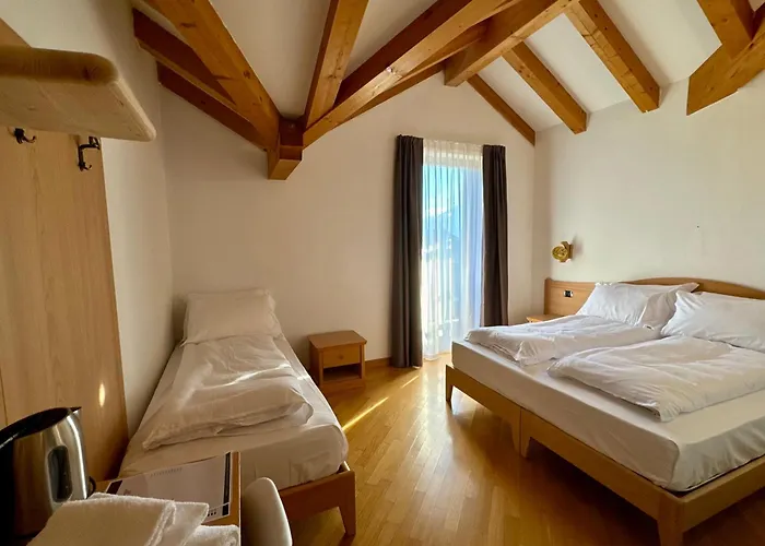 Hc Hotel Garni - Rooms And Apartments