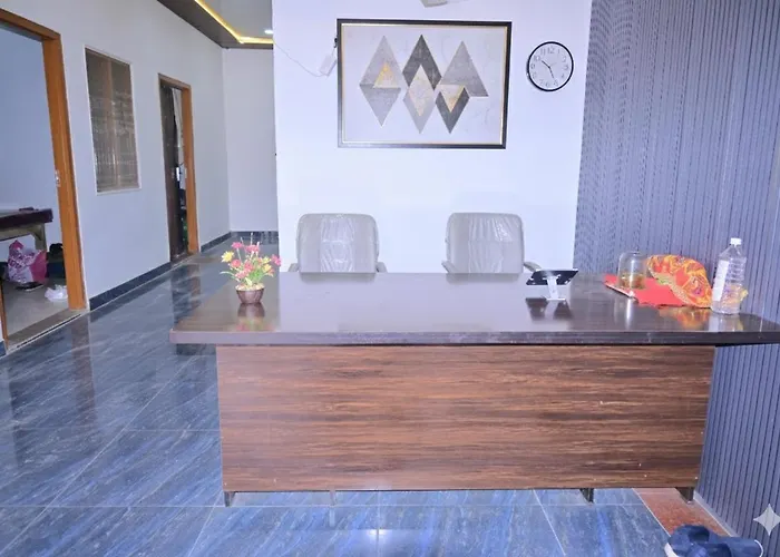 Monishka Palace Homestay - Ayodhya