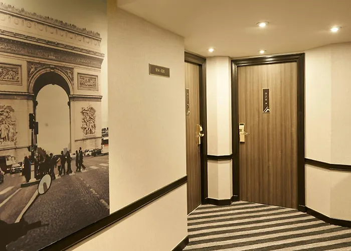 Renaissance Paris La Defense Hotel