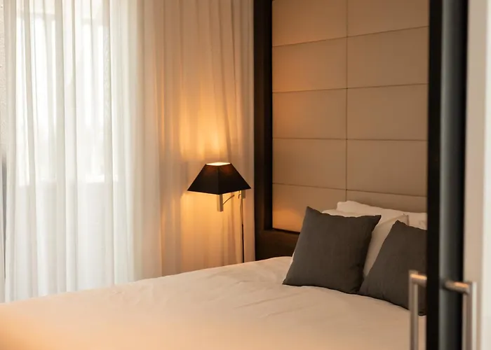 Point Hotel