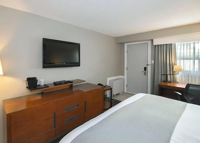 Clarion Pointe Hotel Medicine Hat