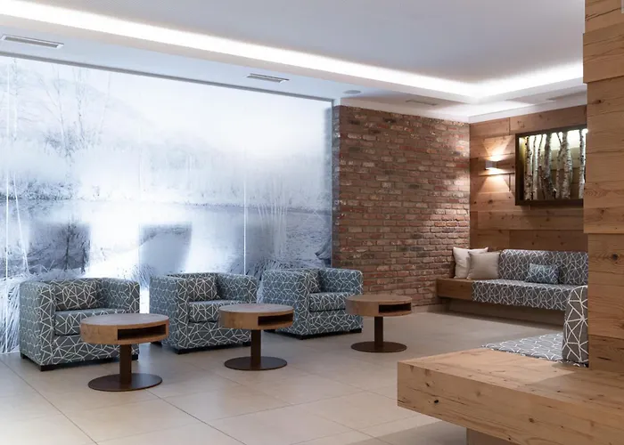 Arbor Hotel & Apartments