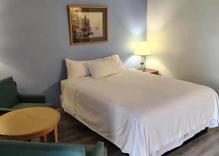 Super 8 By Wyndham Sicamous Hotel