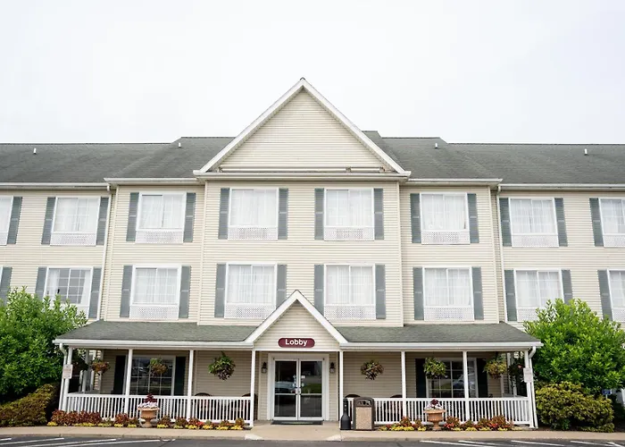 Coshocton Village Inn & Suites