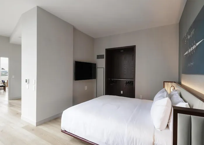 Hilton Arlington Rosslyn The Key