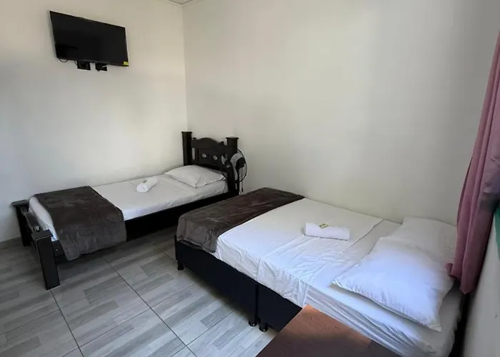 Hotel Puerto Dulce - La Virginia