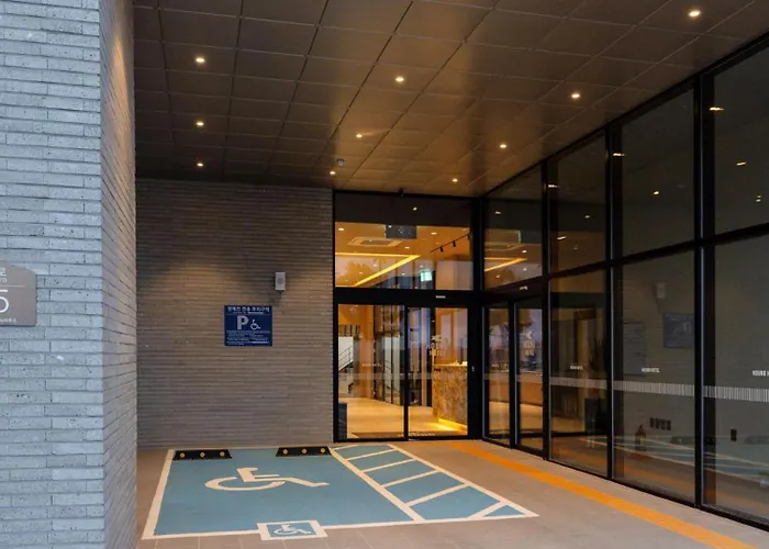 Hound Hotel Pohang Yeongildae