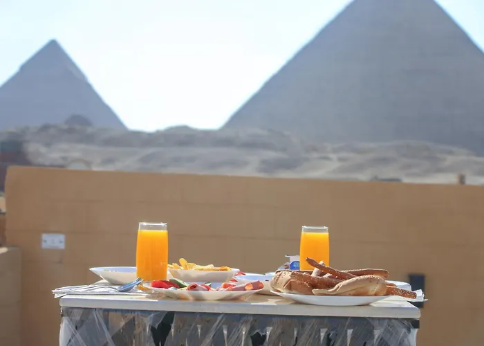 Alex Pyramids View Inn