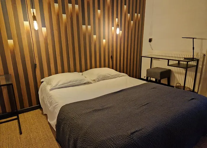 Logis Hotel Le Relais Des Dix Crus