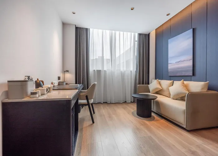 Atour Hotel Dongguan Dongcheng 33 Town