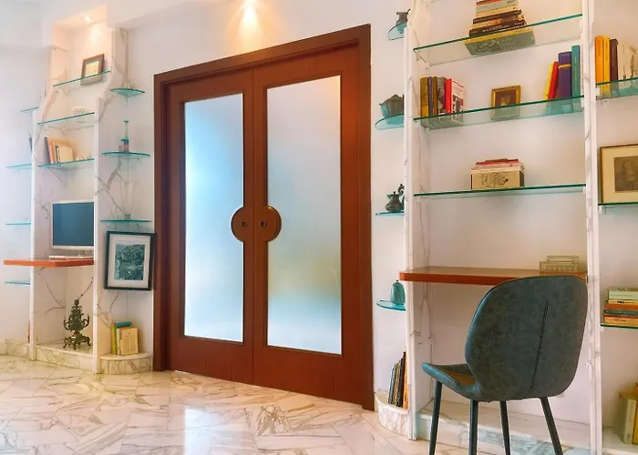 suite sorrento center