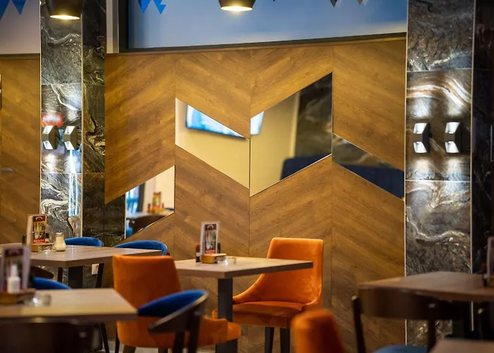 Tomy Forest Cigar Bar