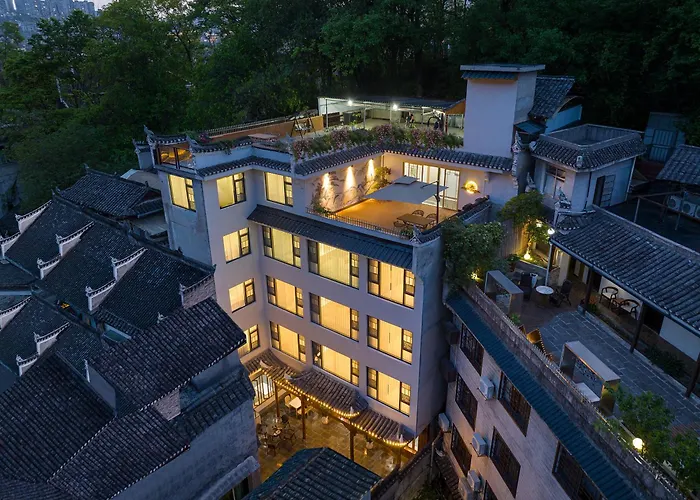 Ink-Colored Homestay Rainbow Bridge Branch, Fenghuang Ancient Town
