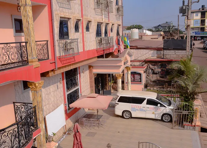 Lynna Hotel