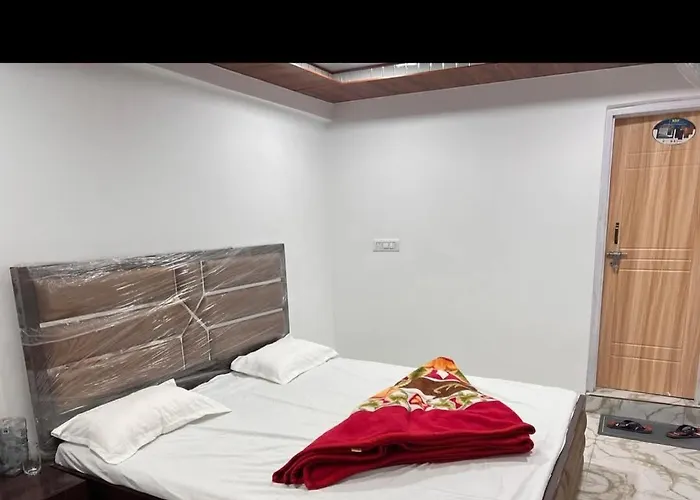 Paradise Banihal Hotel