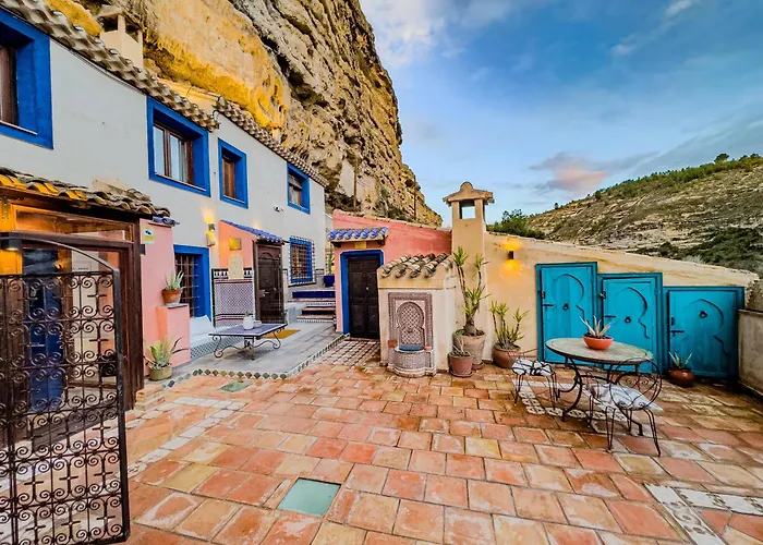 Xuq Hotels Alaxara