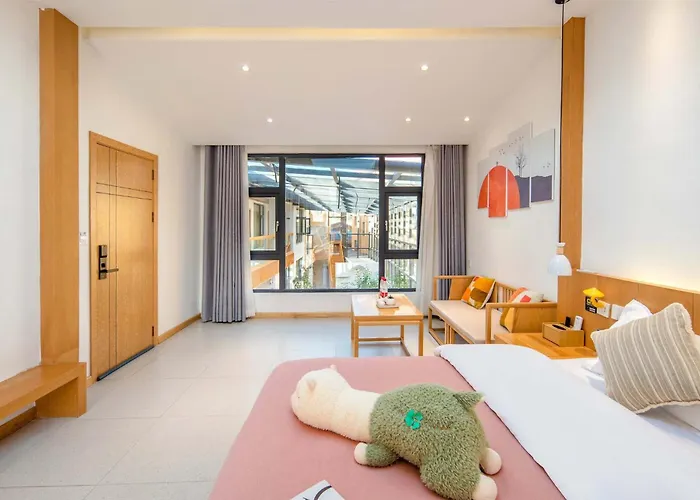 Shangri-La Jingyue Homestay