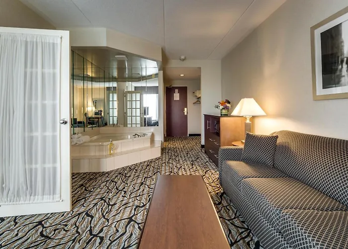 Monte Carlo Inn Oakville Suites