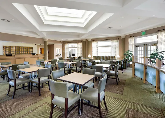 La Quinta By Wyndham Haywood Mall-Near Greenville Downtown