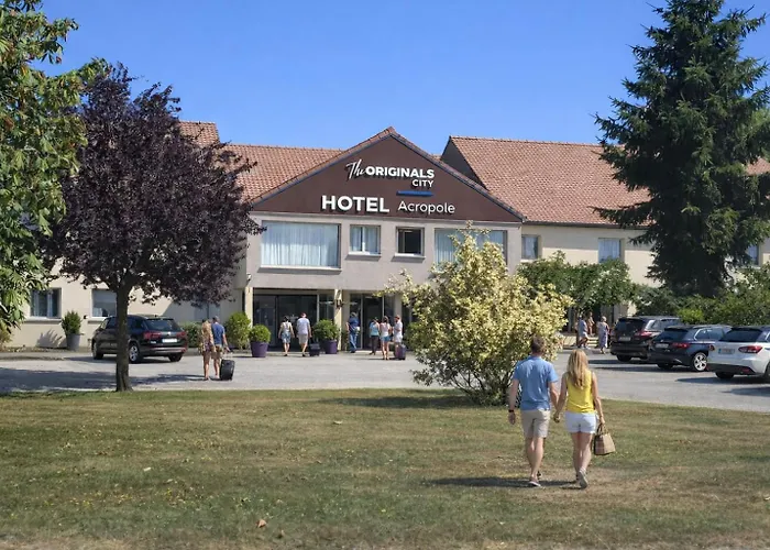 Hotel The Originals Bernay Acropole