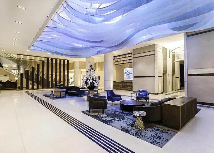 Hilton Niagara Falls/ Fallsview Hotel&Suites