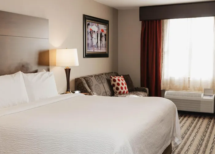 Colonial Hotel