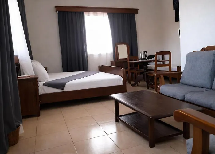 Raoof Hotel