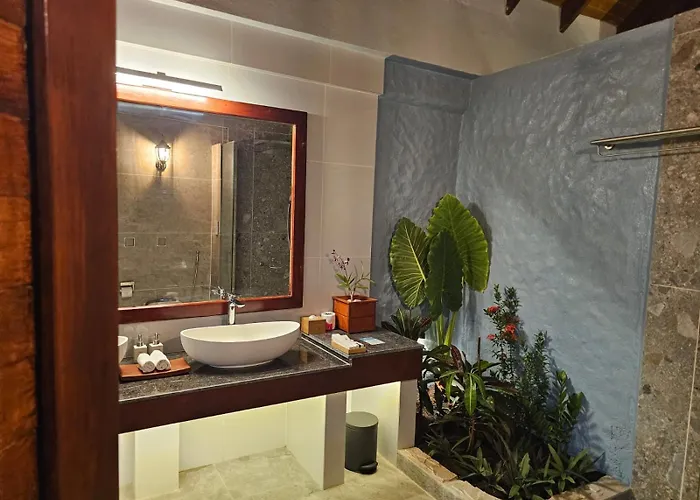 Island Luxury Retreat - Maalhos
