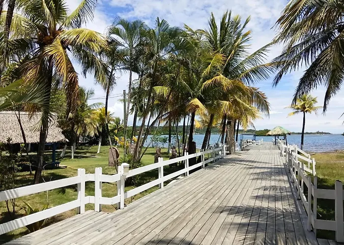 Las Palmas Beach Roatan