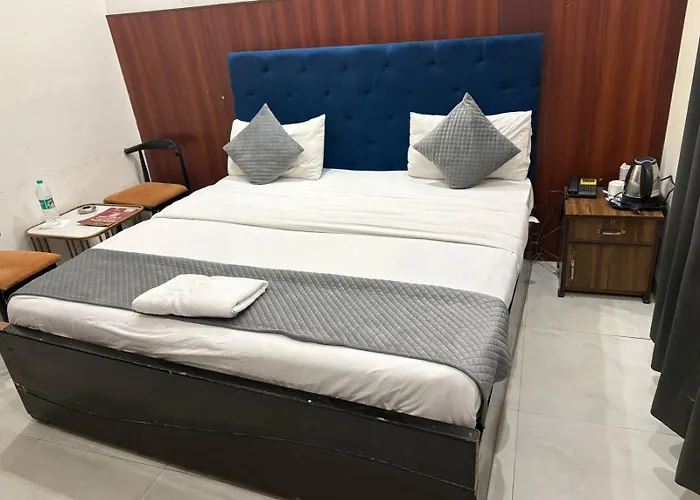 Mayur Hotel Near Imt College, Faridabad