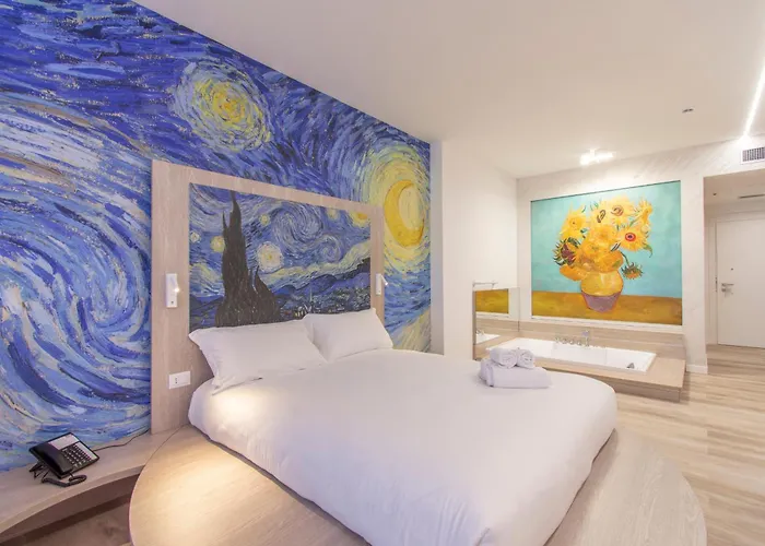 Max Motel - Art Gallery Room
