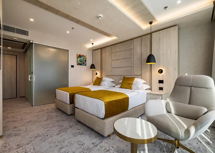 East Plaza Hotel