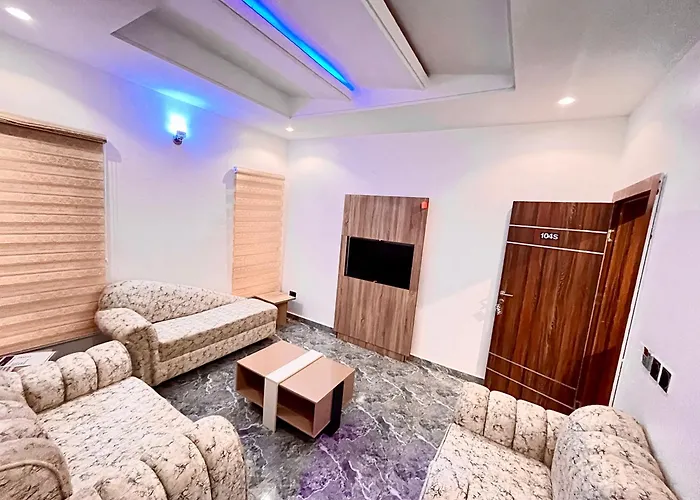 De New Dawn Hotel And Lounge