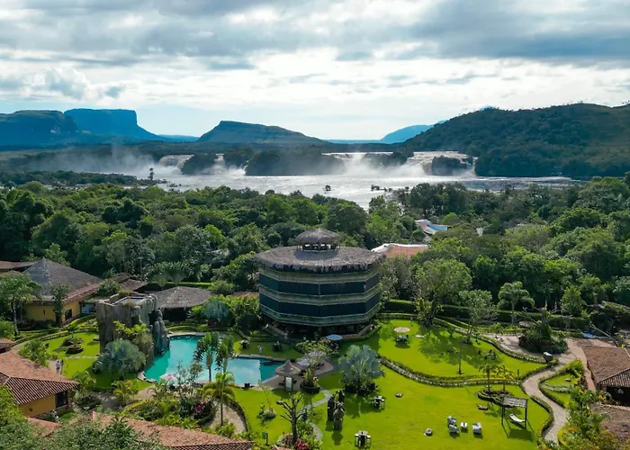 Ara Merú Lodge