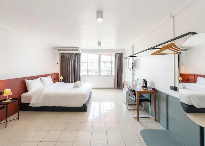 Quicky Stay Hotel Suphanburi