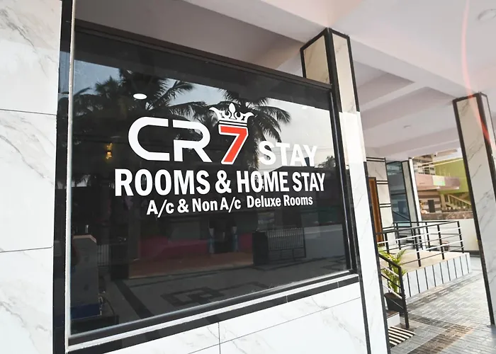 Cr7 Stay Rooms & Homestay