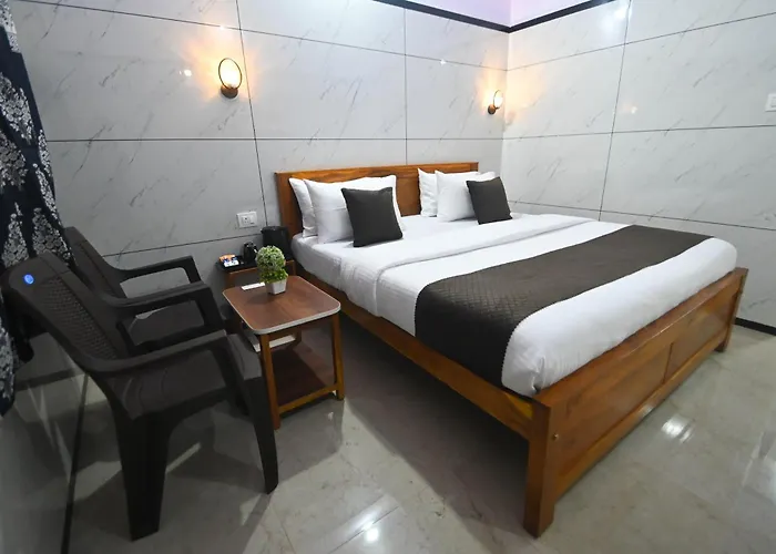 Cr7 Stay Rooms & Homestay